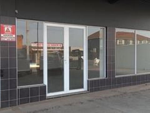 137 sqm retail space to let in piete.