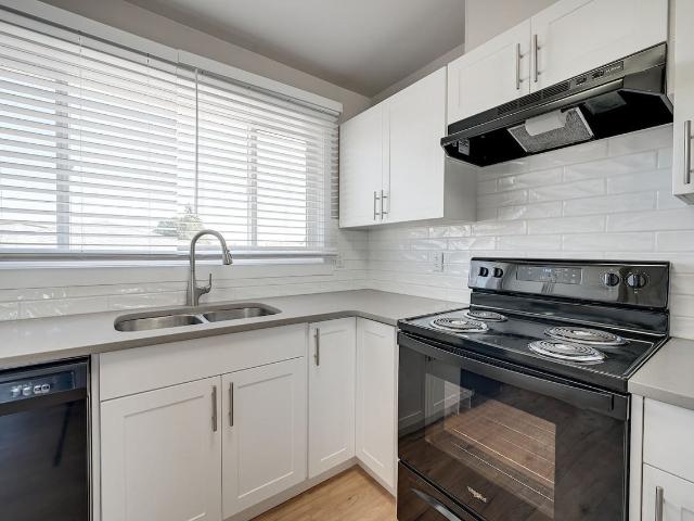 13815 88 Street, Main, Edmonton, Alberta, Canada, T5E 3J1 3 Bedroom Apartment for Rent at 13815 88 St Nw, Edmonton, AB T5E 3J1 Northmount