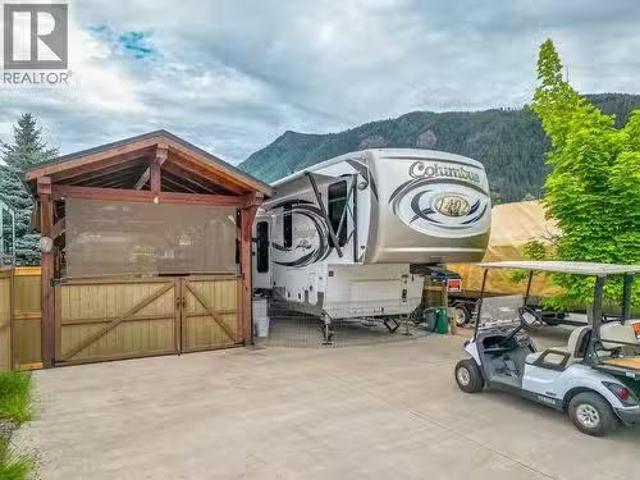 1383 Silver Sands Road Lot# 109, Sicamous, BC, V0E 2V4 recre.