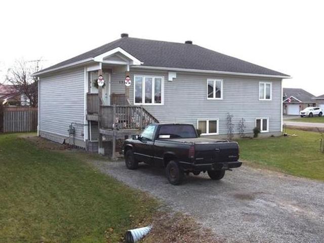 138 BLAKES Crescent