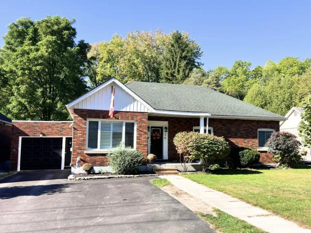 138 Owen St, Barrie, ON L4M 3H9, Canada