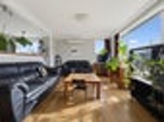 Double Glazed, Double Garage, Maximum Value