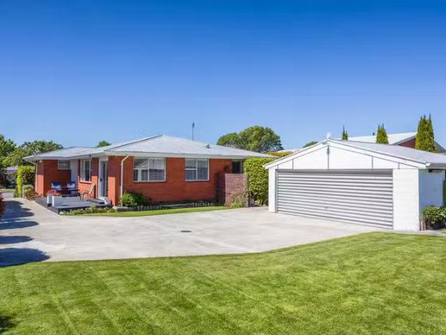 138 Warren Crescent, Hillmorton, NZ 8024 House for Sale