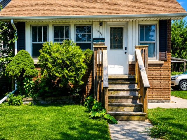 1394 Howard – Upper – All Inclusive
