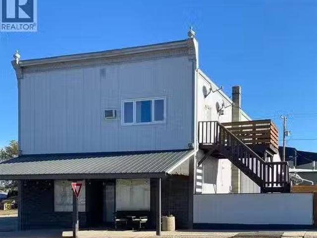 1391 Conrad Avenue, Gull Lake, SK, S0N 1A0 commercial for sa.