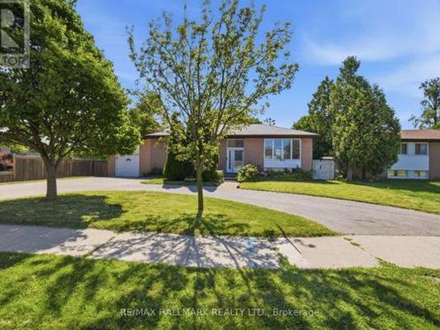 1392 Rebecca Street, Oakville, ON, L6L 1Z5 house for sale | Listing ID W13621 | Royal LePage