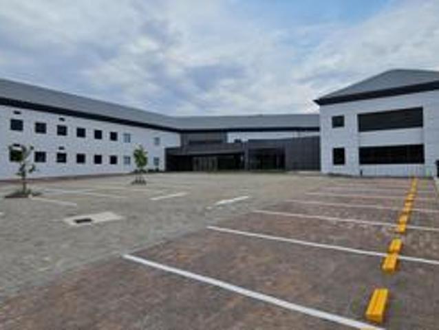 1392sqm offices to lease in waterfal.