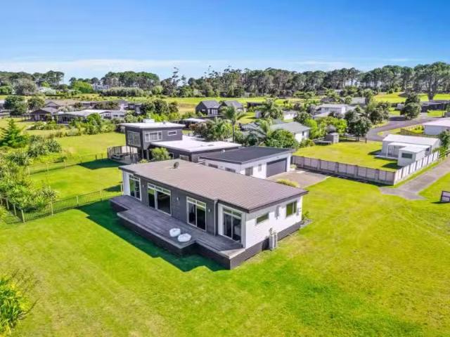 139 Kelly Jade Avenue, Matarangi, Thames Coromandel
