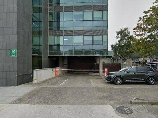 139 m2 office space for sale in Dublin 18