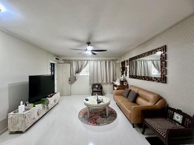 139 Potong Pasir Avenue 3 HDB Apartment For Sale, $650,000, 2 Bed 2 Bath 796 sqft $817.00 psf