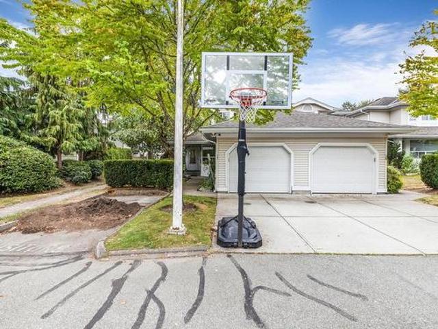 17 6478 Street, Surrey, BC, V3W 0Y5 townhouse for sale | Listing ID R2964 | Royal LePage