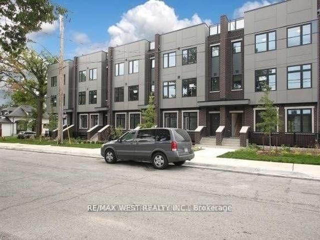 17 66 Longbranch Avenue, Etobicoke | 2Beds/2Bath, Townhouse, $2,950/mo | Condos. Ca