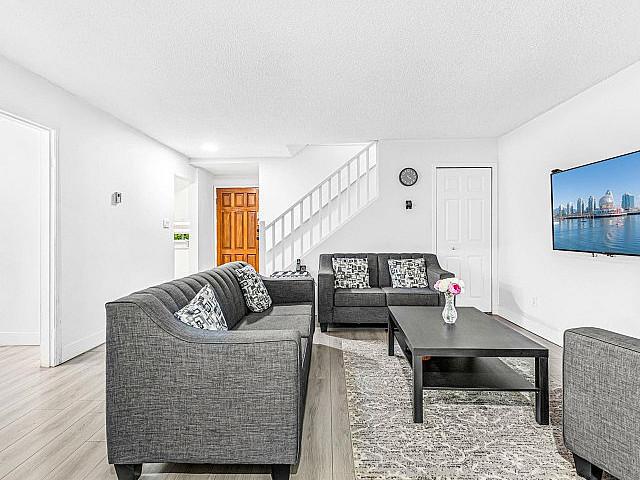 17 8555 King George Highway Surrey, British Columbia