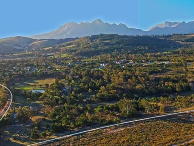 17.9 ha Land available in Somerset West Central