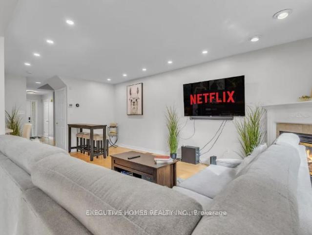 17 1245 Stephenson Drive, Burlington | 3Beds/3Bath, Townhouse, $4,500/mo | Condos. Ca