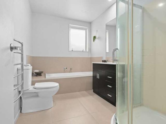 17 + 17A Barwick Place, Huntington, Hamilton City
