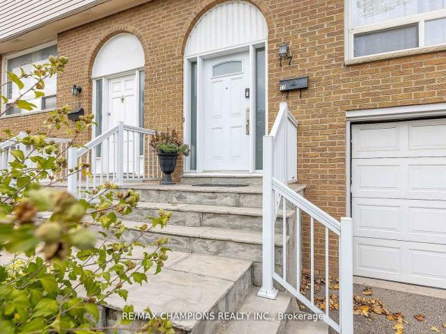 17 3525 Brandon Gate Drive, Mississauga | 3Beds/2Bath, Townhouse, $579,900 | Condos. Ca