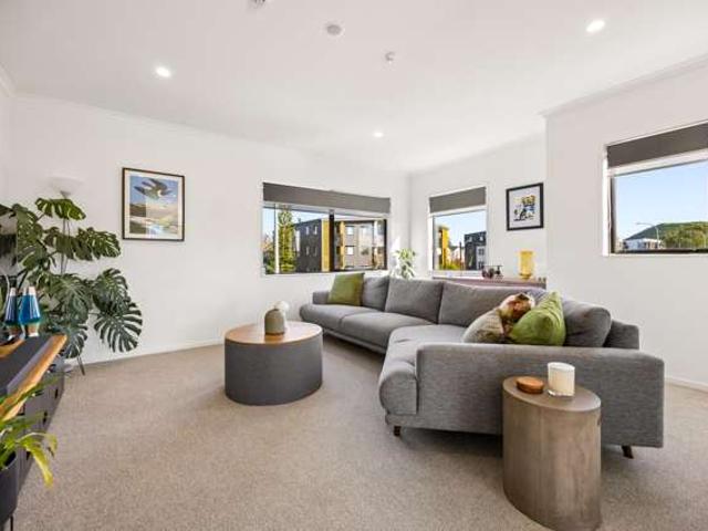 17 Te Toka Ika Lane, Mangere, Manukau City