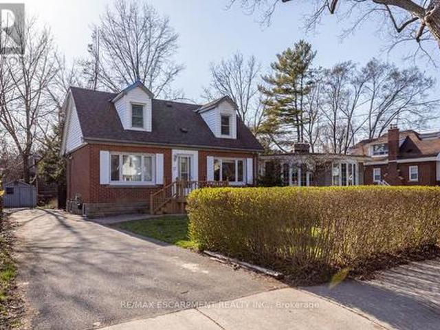 17 Thorndale Street N, Hamilton, ON, L8S 3K5 house for sale | Listing ID X13442 | Royal LePage