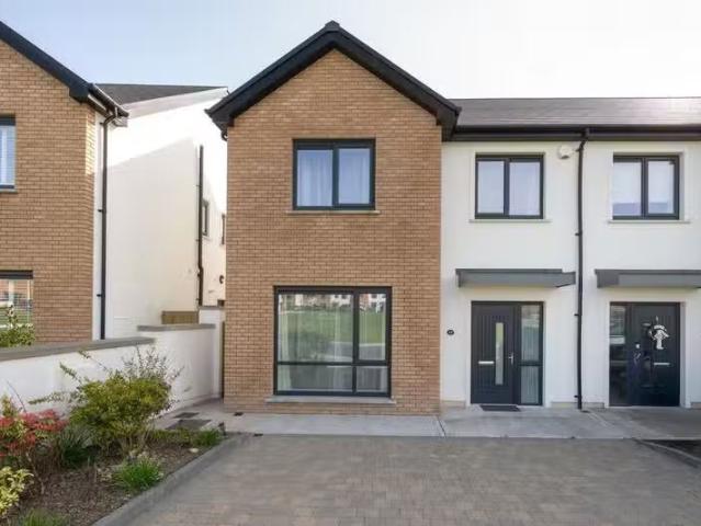 17 The Crescent, Heathfield, Carriganarra, Ballincollig, Co. C.