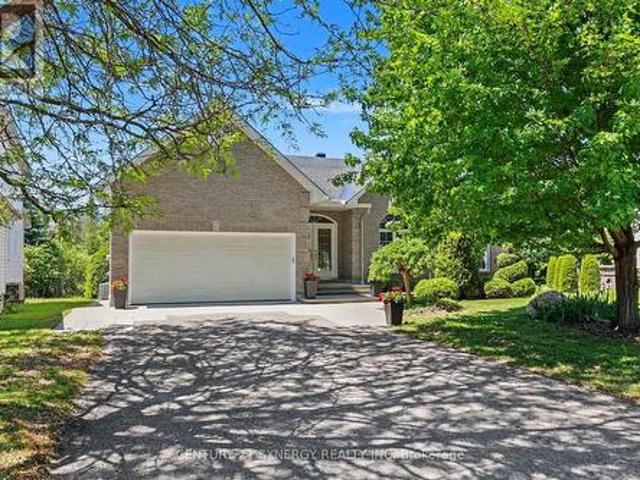 17 Warnock Way, Ottawa, ON, K1J 1H1 house for sale | Listing ID X13430 | Royal LePage