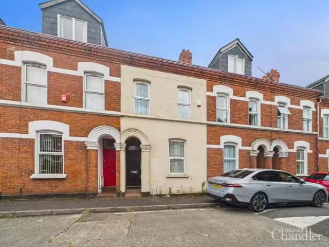 17 Agincourt Street