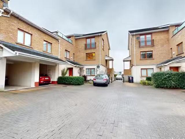 17 Annfield Crescent, Castleknock, Dublin 15 is for rent