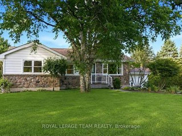 17 Arnold Drive, Ottawa, ON, K2H 6V6 house for sale | Listing ID X13449 | Royal LePage