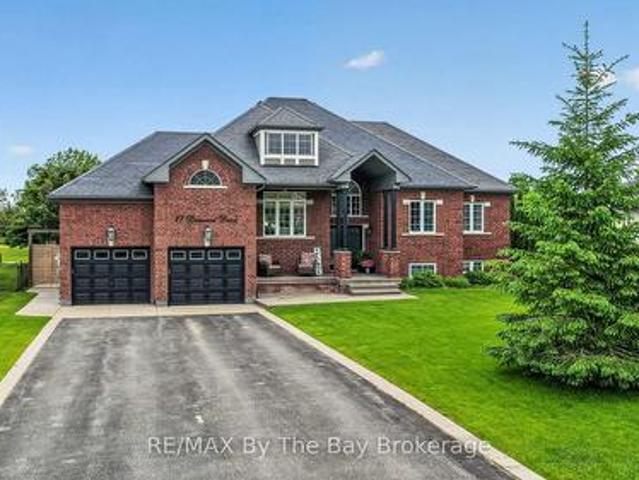 17 Basswood Drive, Wasaga Beach, ON, L9Z 0A8 house for sale | Listing ID S13419 | Royal LePage