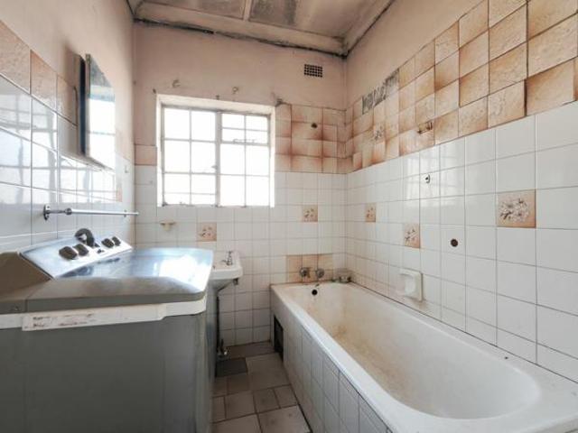 17 Bedroom House in Vereeniging Central