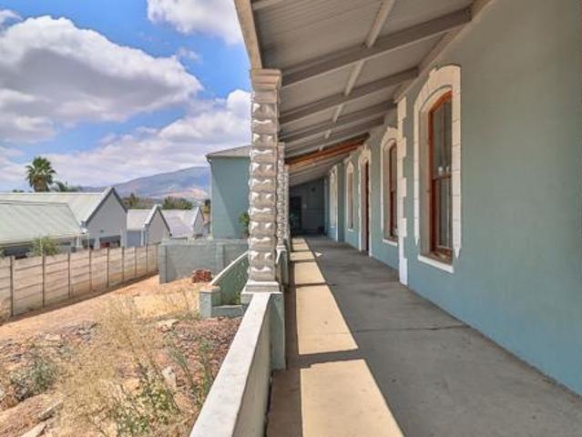 17 Bedroom House in Wellington North