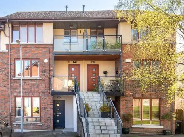 17 Belarmine Square, Stepaside, Dublin 18, D18AW90 is for sale