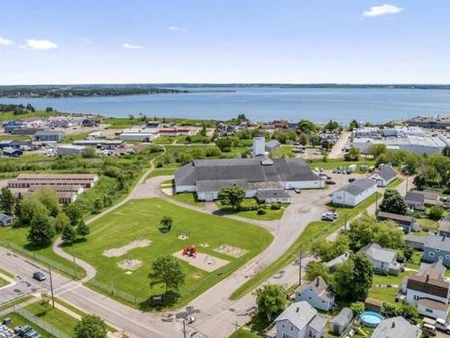 17 Brockville Street, Summerside, PE, C1N 2S2 commercial for sale | Listing ID 202617 | Royal LePage