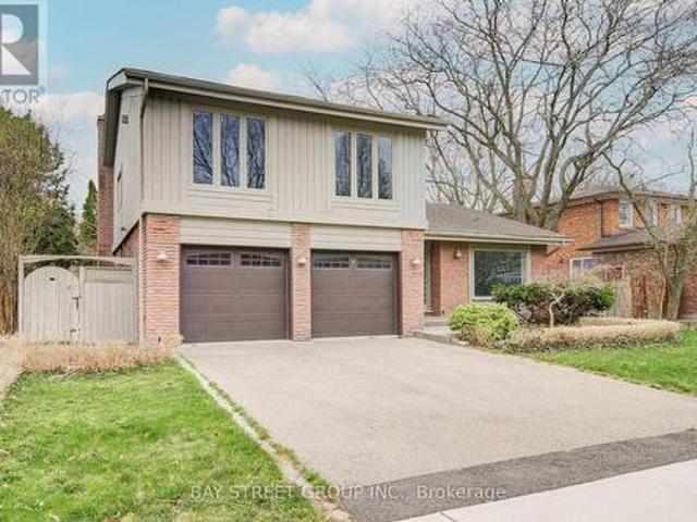 17 Bramble Drive, Toronto, ON, M3B 2E9 house for sale | Listing ID C12931 | Royal LePage