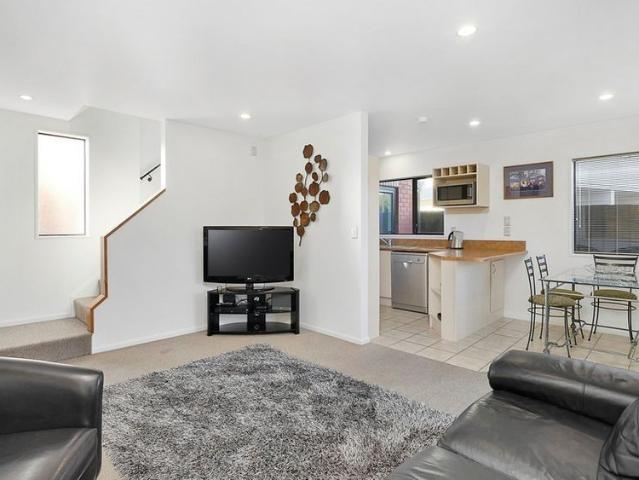 17 Burke StAddington