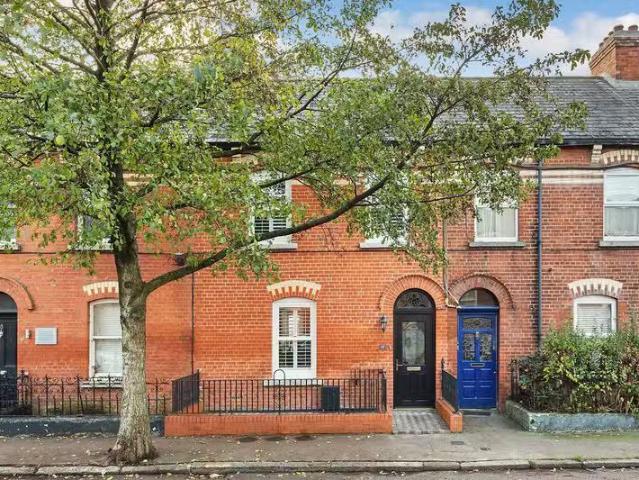 17 Cadogan Road 2 Bed Plus Attic, Fairview, Dublin 3, D03H24.