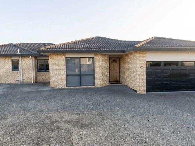 17 Capistrano Mews, Goodwood Heights, Manukau City