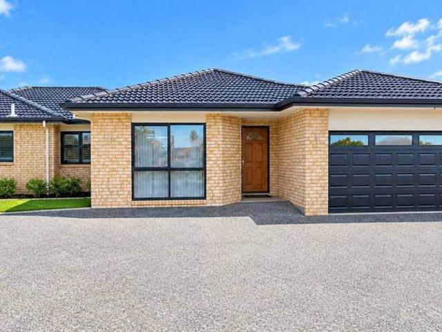 17 Capistrano Mews, Goodwood Heights, Manukau City