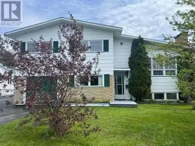 17 Cartwright Street, Grand Falls Windsor, NL, A2A 1L7 house.