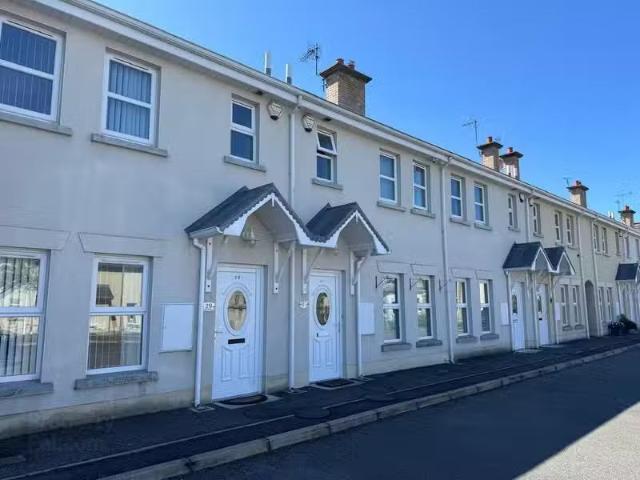 17 Castle Walk Mews