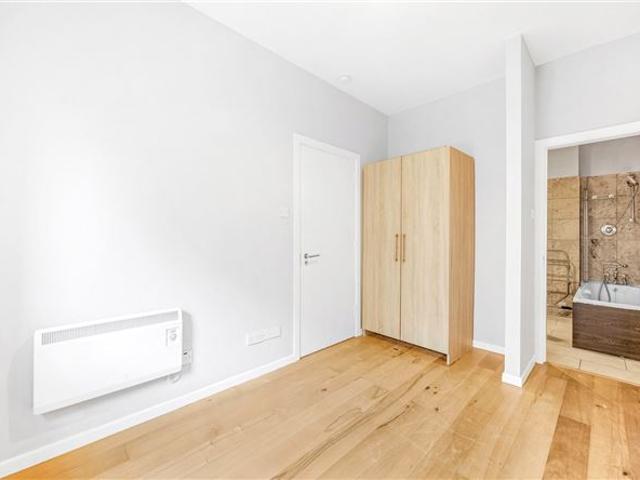 300,000 | 17 Clontarf Bay, Clontarf Road, Dublin 3 Hooke & MacDonald 4985 MyHome. Ie Residential