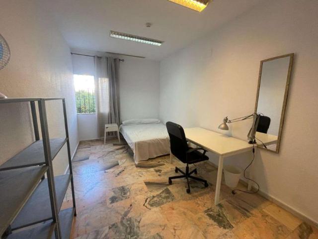 17 Dormitorio Shared Living/Roommate Seville Seville 101821168