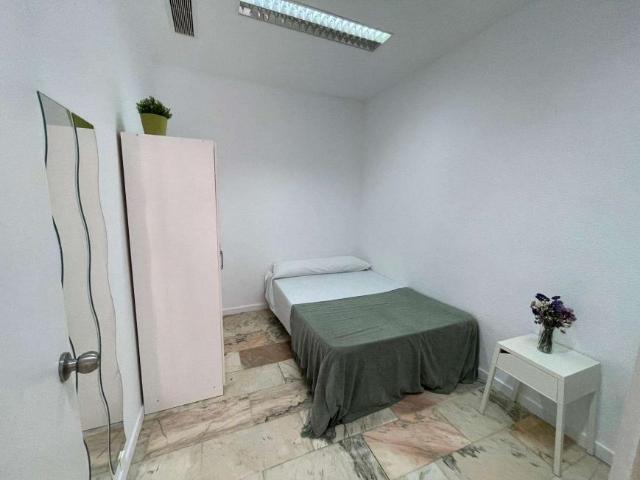 17 Dormitorio Shared Living/Roommate Seville Seville 101836043