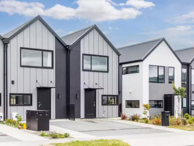 17 Doug Jensen Street, Trentham, Upper Hutt City