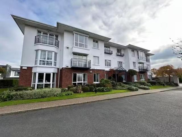 17 Eastmore, Bushy Park Road, Terenure, Dublin 6 is for rent