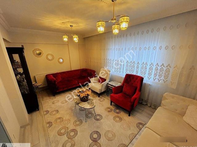 17 Eylül'de 90 M2 Masrafsız 2+1 Ara Kat Balkonlu Satılık Daire