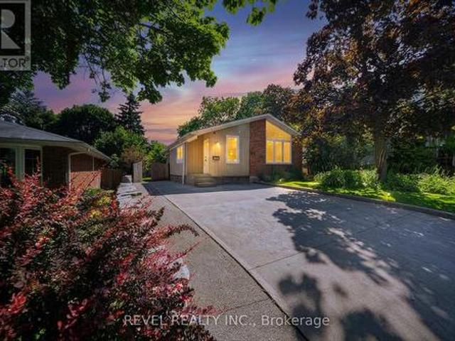 17 Flynn Avenue, Cambridge, ON, N3C 2T8 house for sale | Listing ID X13469 | Royal LePage