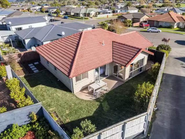 17 Fraser Colman Grove, Wainuiomata, Lower Hutt City For Sale