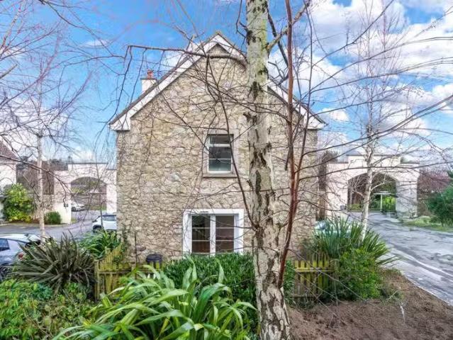 17 Glen Court, Stepaside Park, Stepaside, Dublin 18, D18V578 i.
