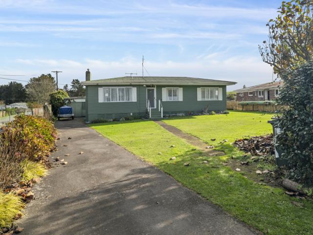 17 Grey Street, in the city: South Waikato, city area: Putaruru, price: 450000, latitude: 38.0584, longitude: 175.7707